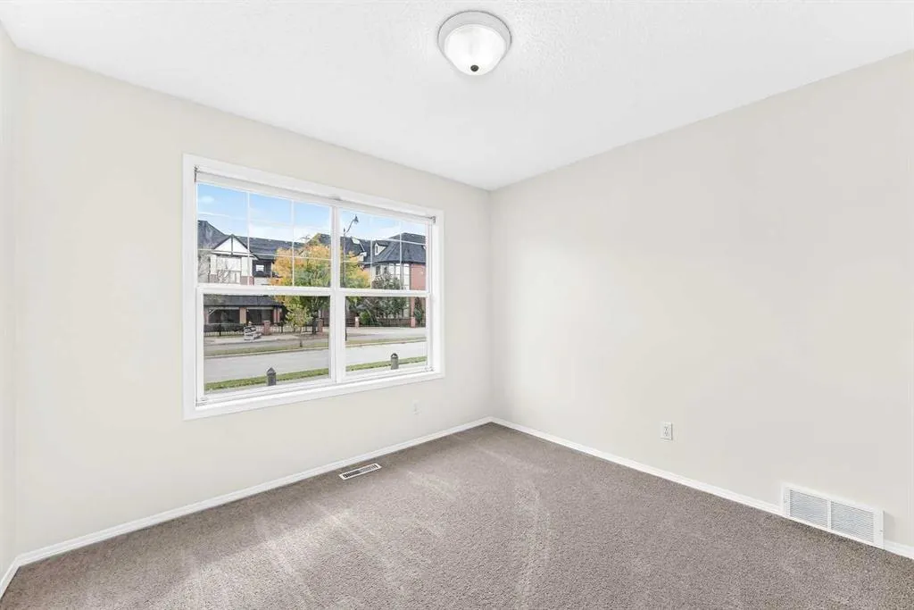 73 Inverness Green SE