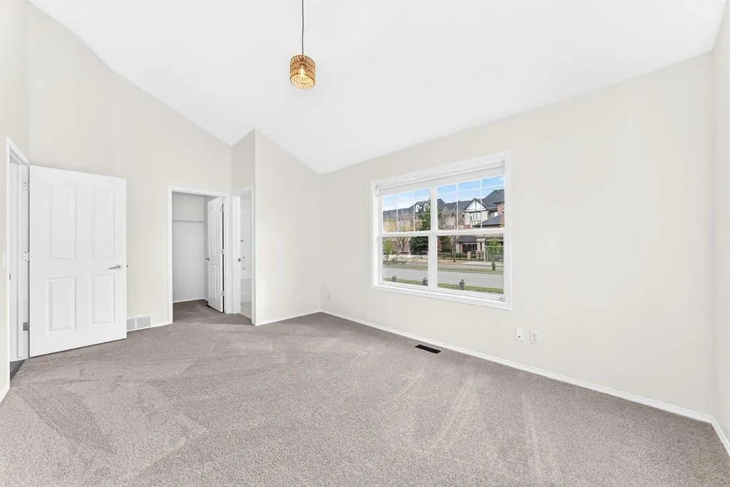 73 Inverness Green SE