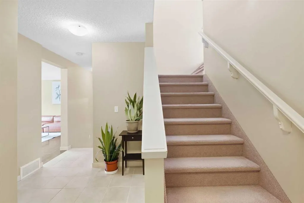 9 Evansridge Place NW