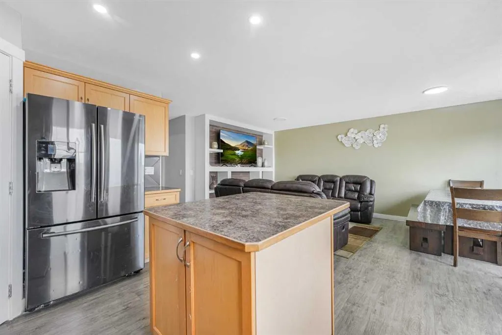 237 Saddlecrest Way NE