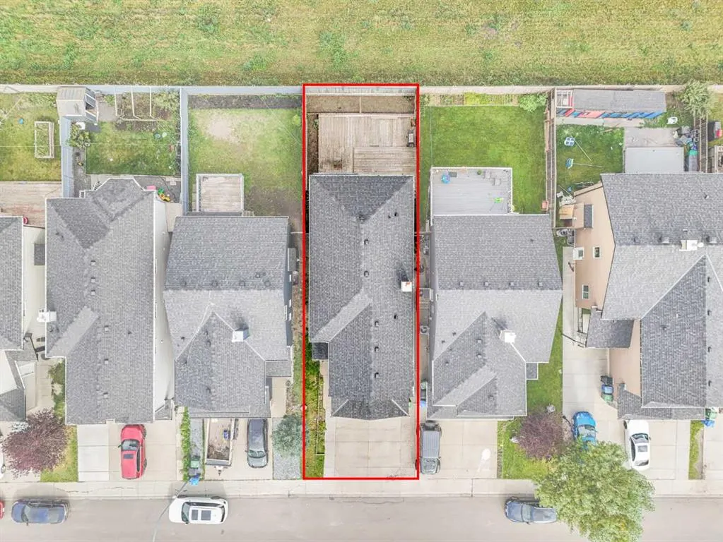 237 Saddlecrest Way NE