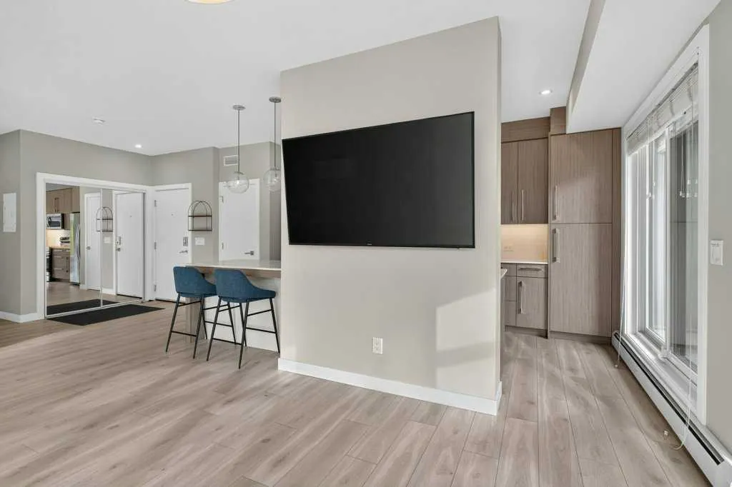 383 Smith Street NW #201