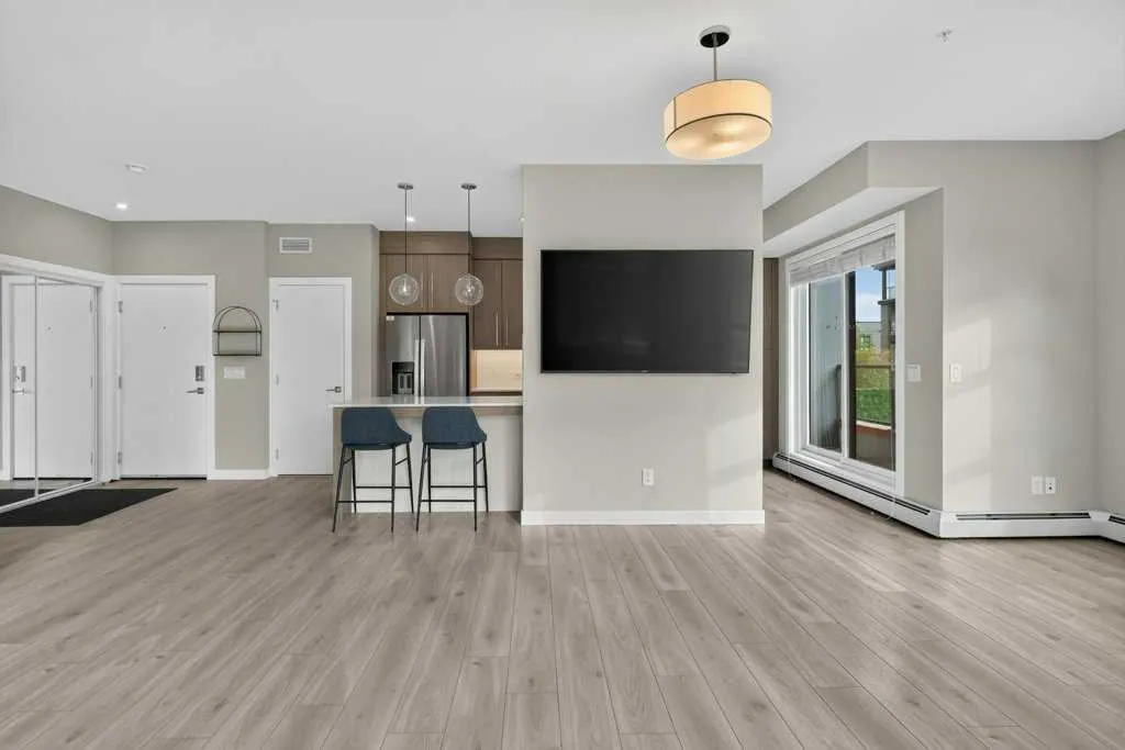 383 Smith Street NW #201