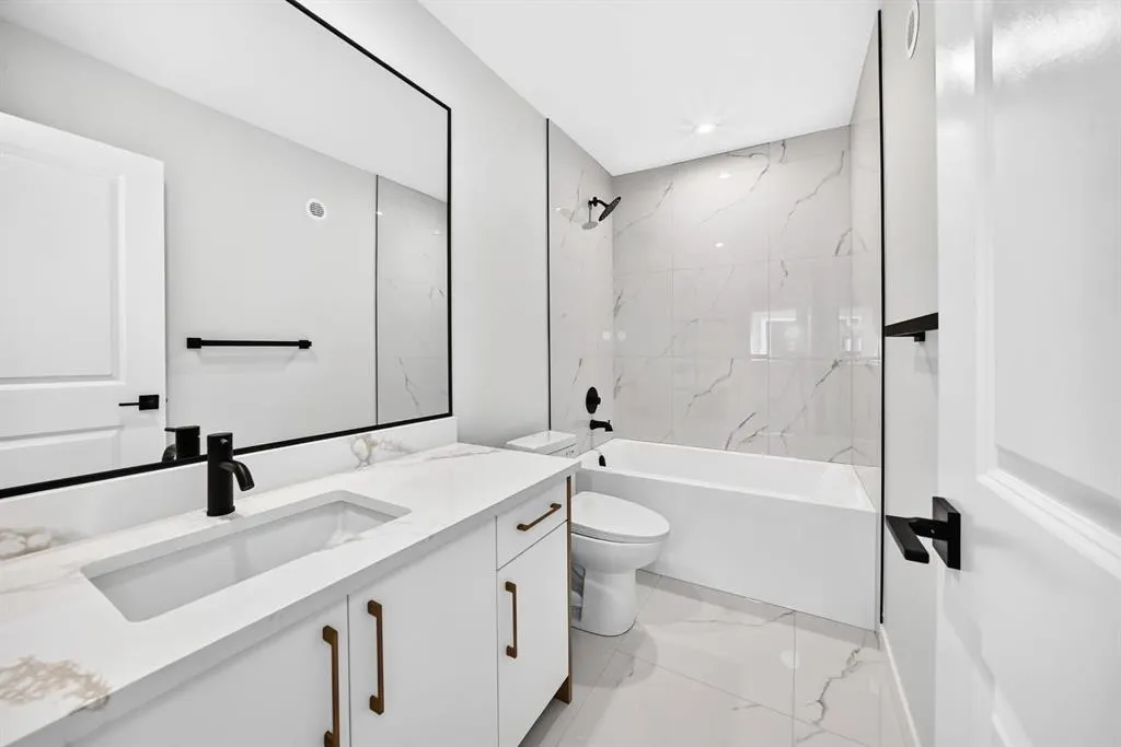 23 LAVELLE Close