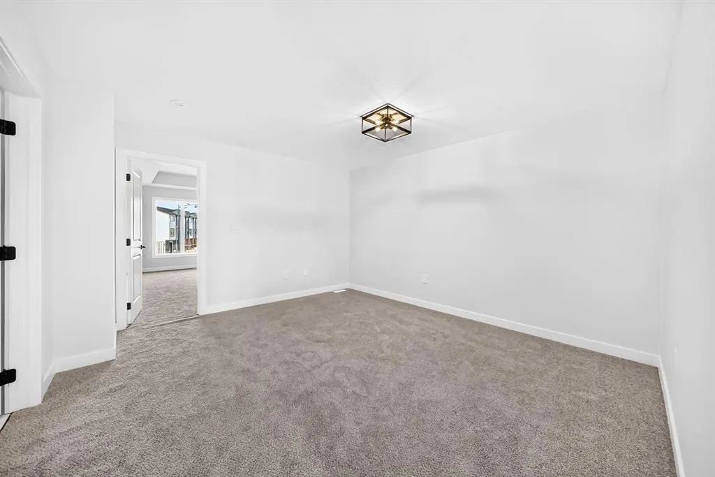 23 LAVELLE Close