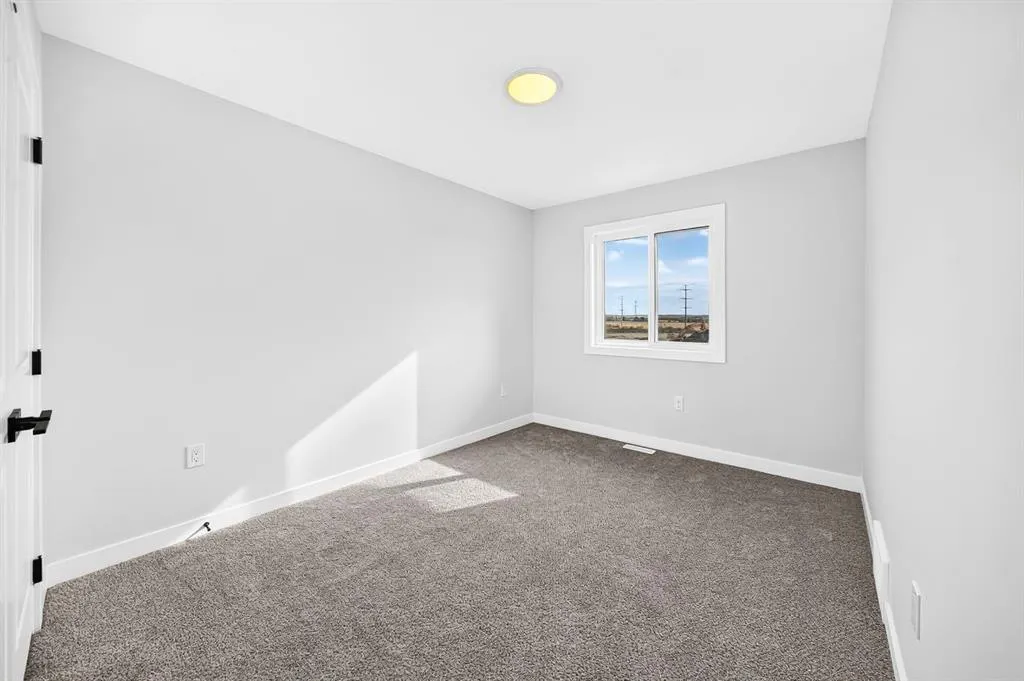 23 LAVELLE Close