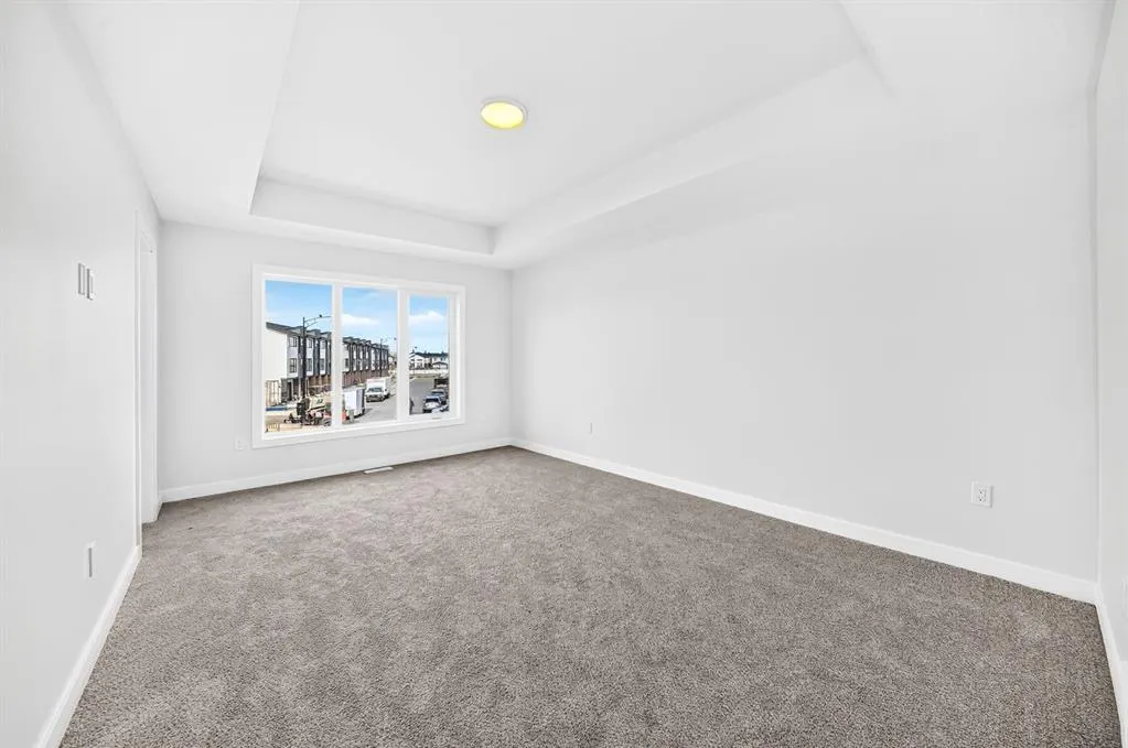 23 LAVELLE Close