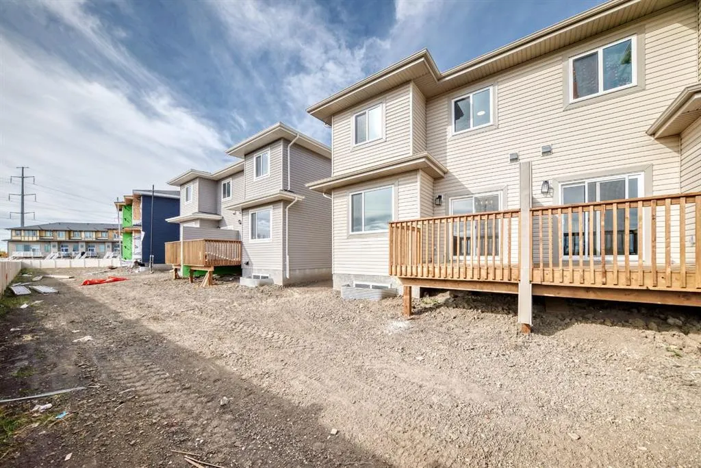 23 LAVELLE Close