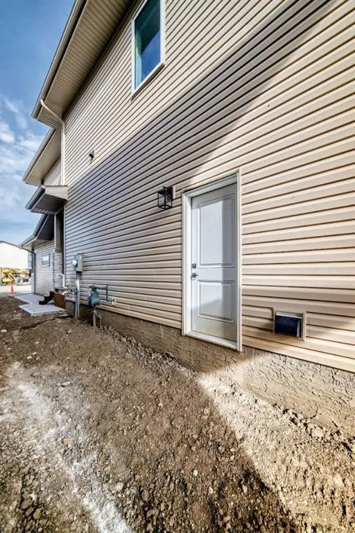 23 LAVELLE Close
