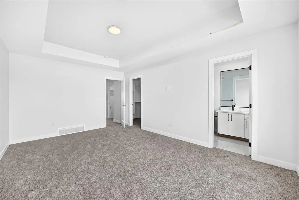 23 LAVELLE Close