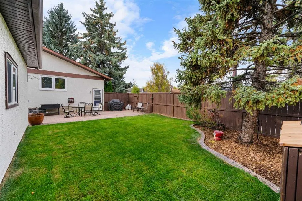 479 Bracewood Crescent SW