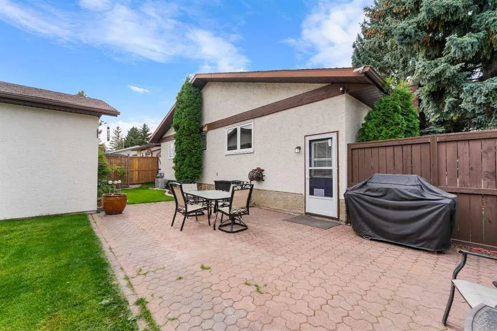 479 Bracewood Crescent SW