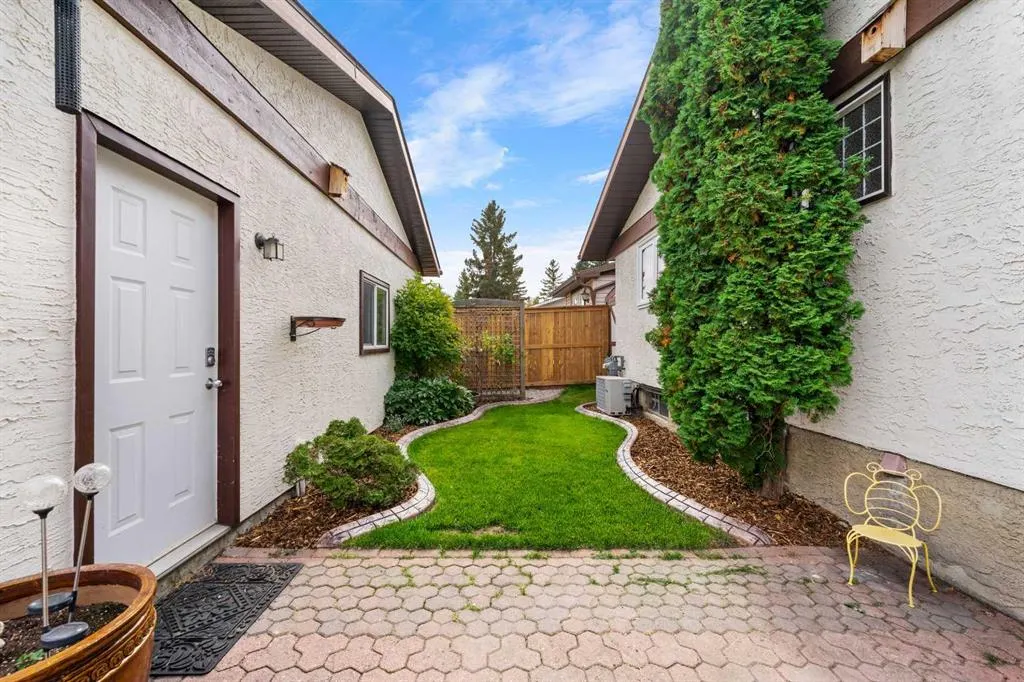 479 Bracewood Crescent SW