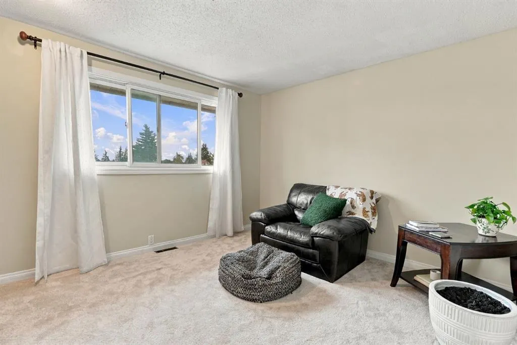 194 Rundleview Close NE