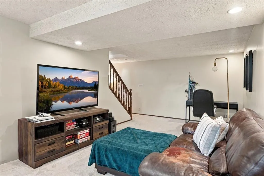 194 Rundleview Close NE