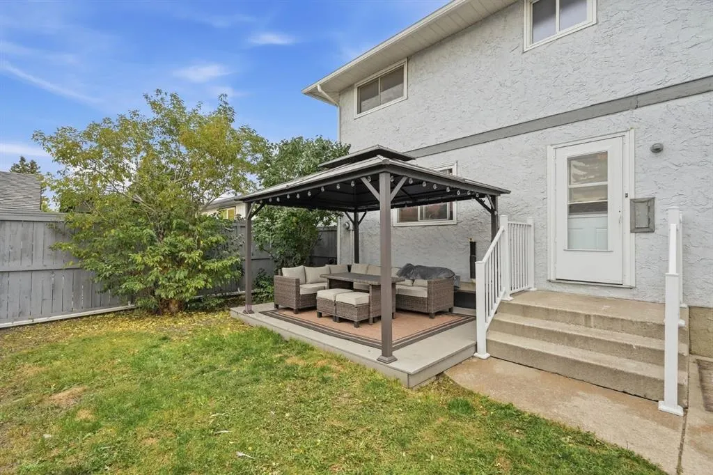 194 Rundleview Close NE