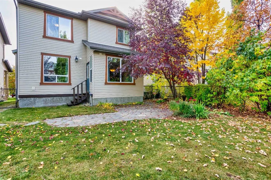 66 Cougarstone Close SW