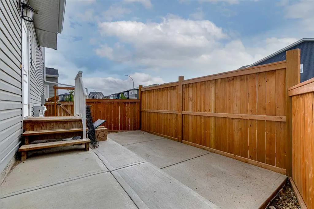 104 Corner Meadows Gate NE