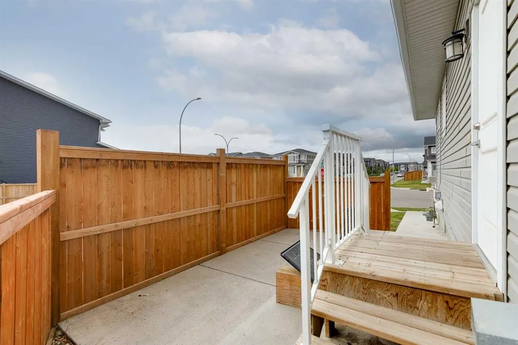104 Corner Meadows Gate NE