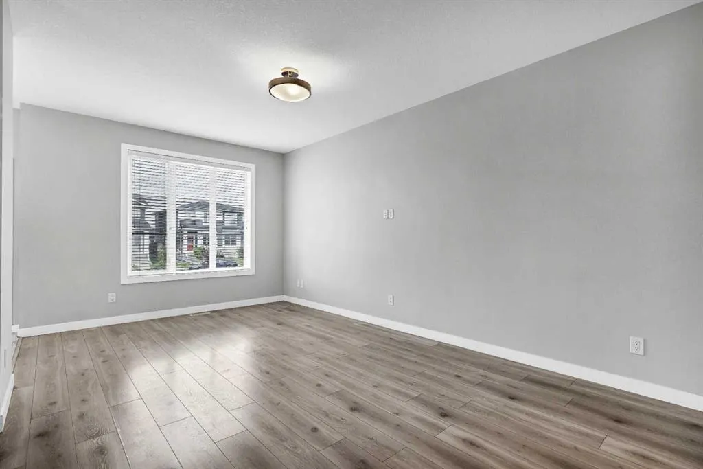 104 Corner Meadows Gate NE