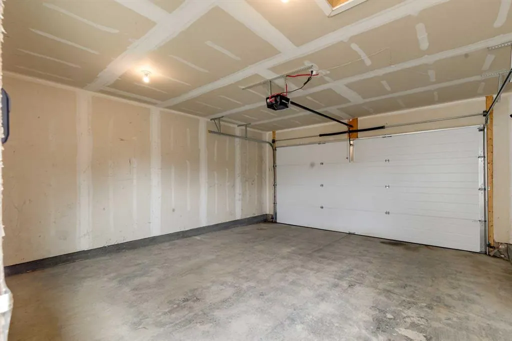 104 Corner Meadows Gate NE
