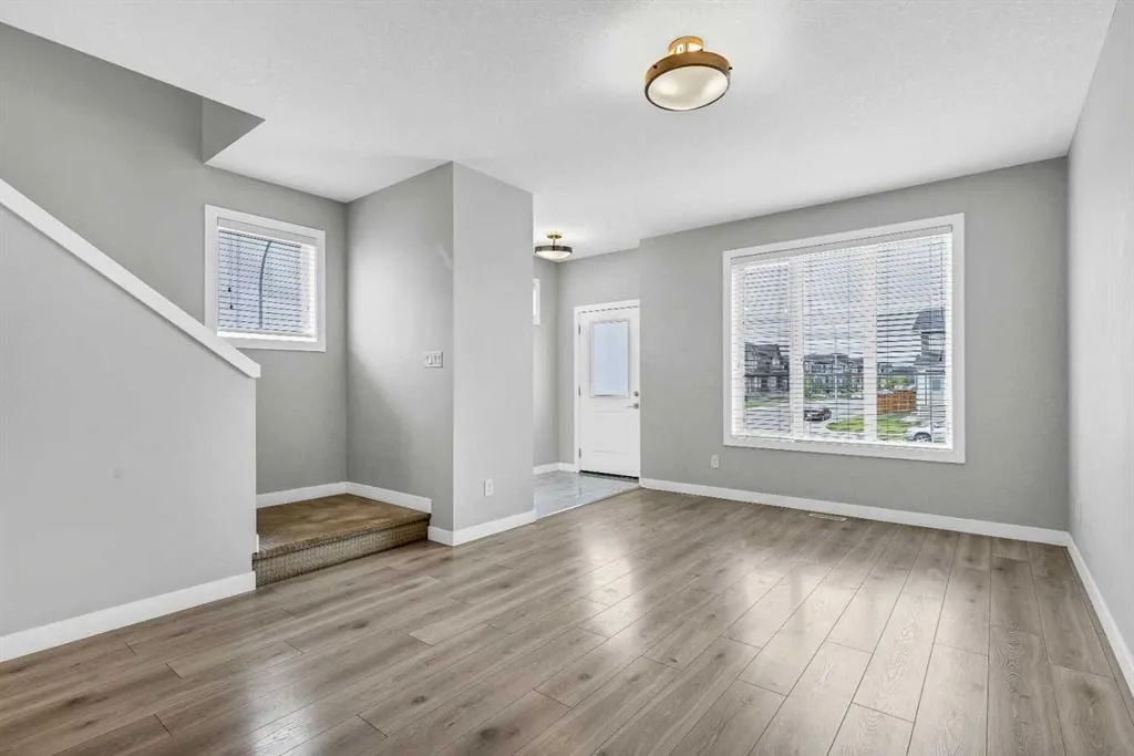 104 Corner Meadows Gate NE