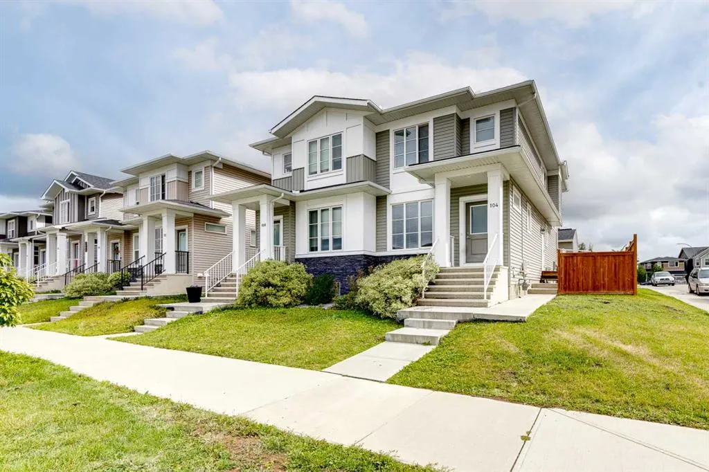 104 Corner Meadows Gate NE