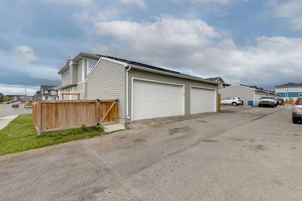 104 Corner Meadows Gate NE