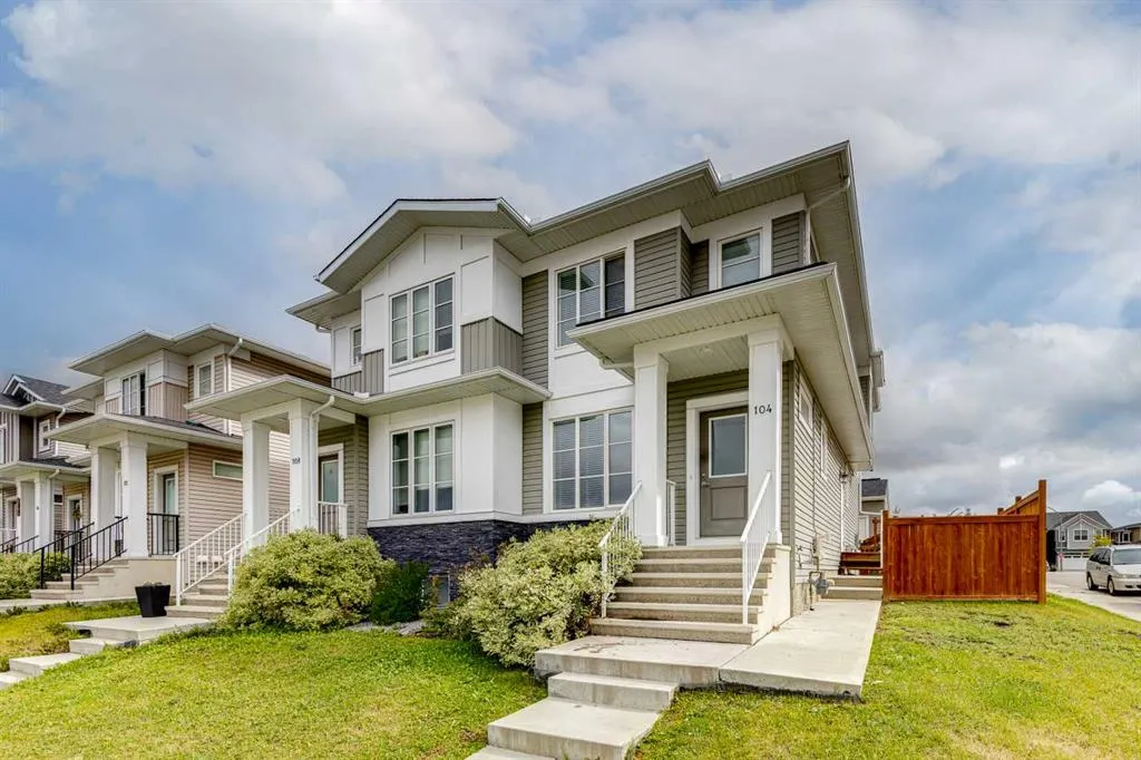 104 Corner Meadows Gate NE