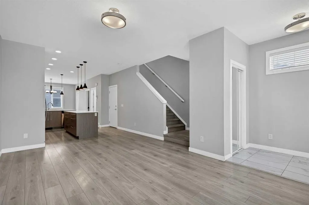 104 Corner Meadows Gate NE