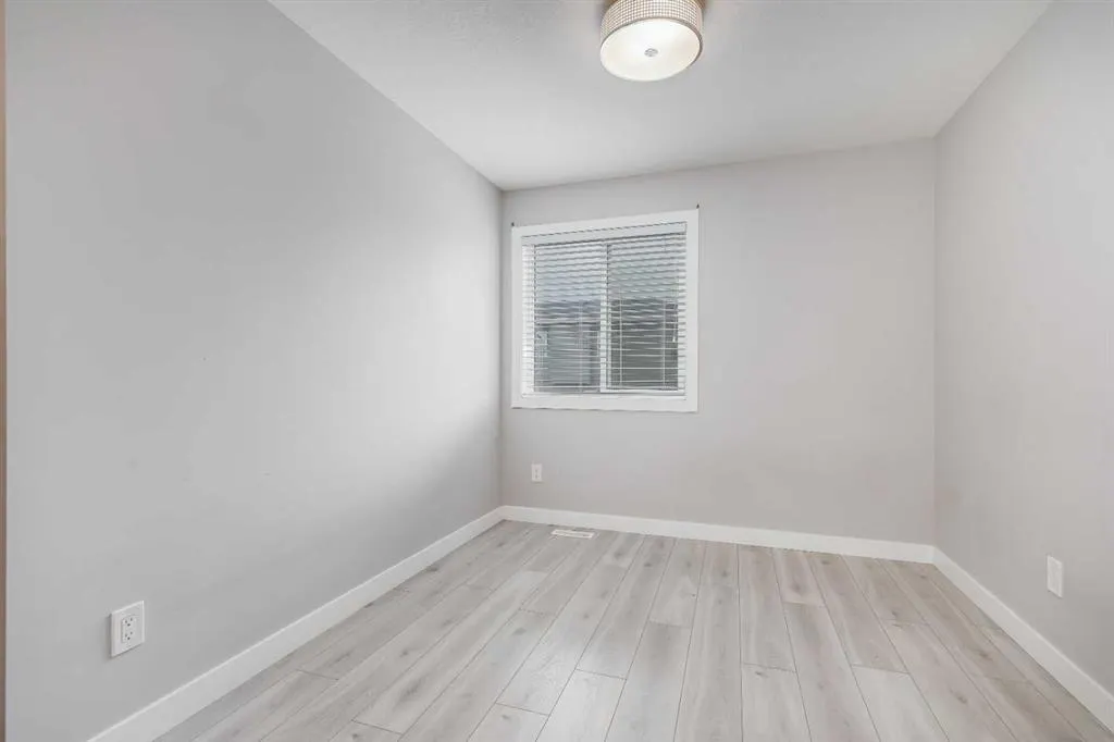 104 Corner Meadows Gate NE