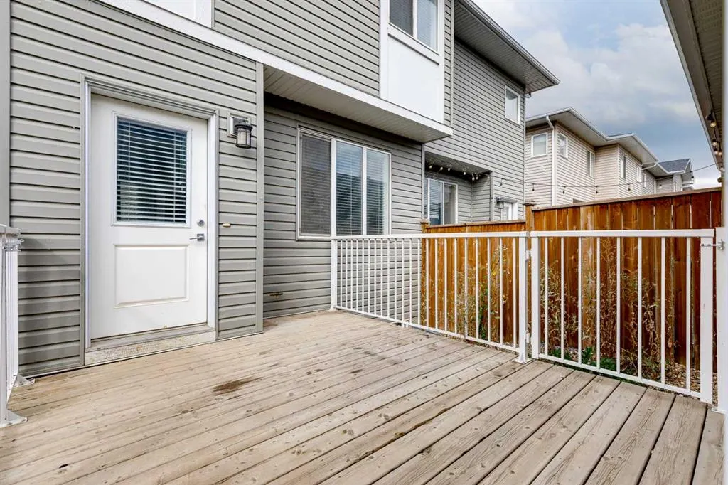 104 Corner Meadows Gate NE