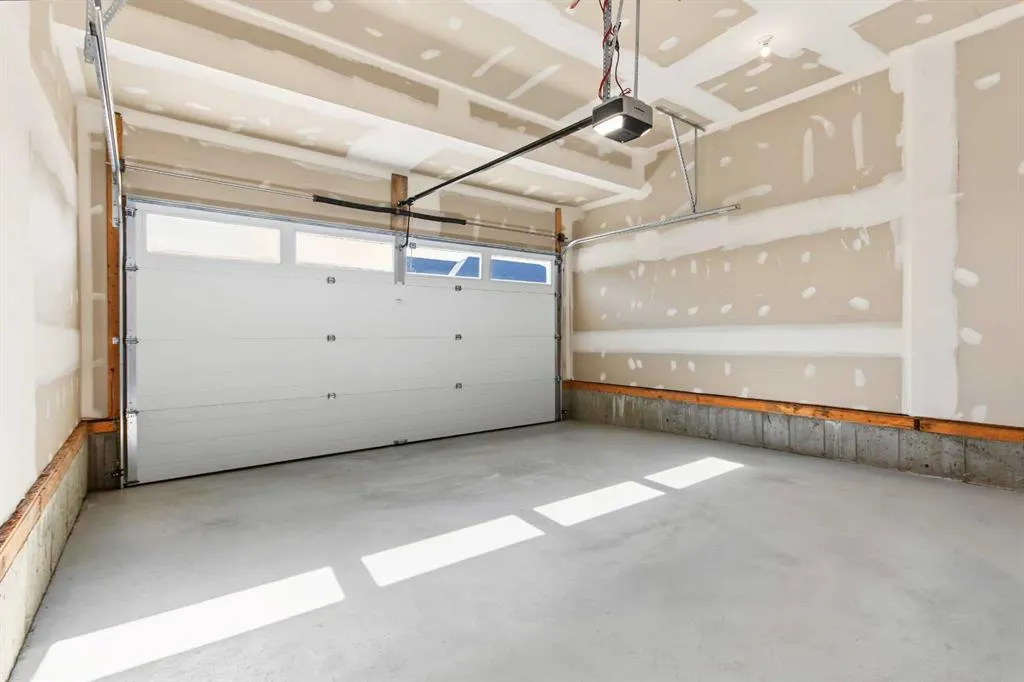 138 Silver Spruce Road SW