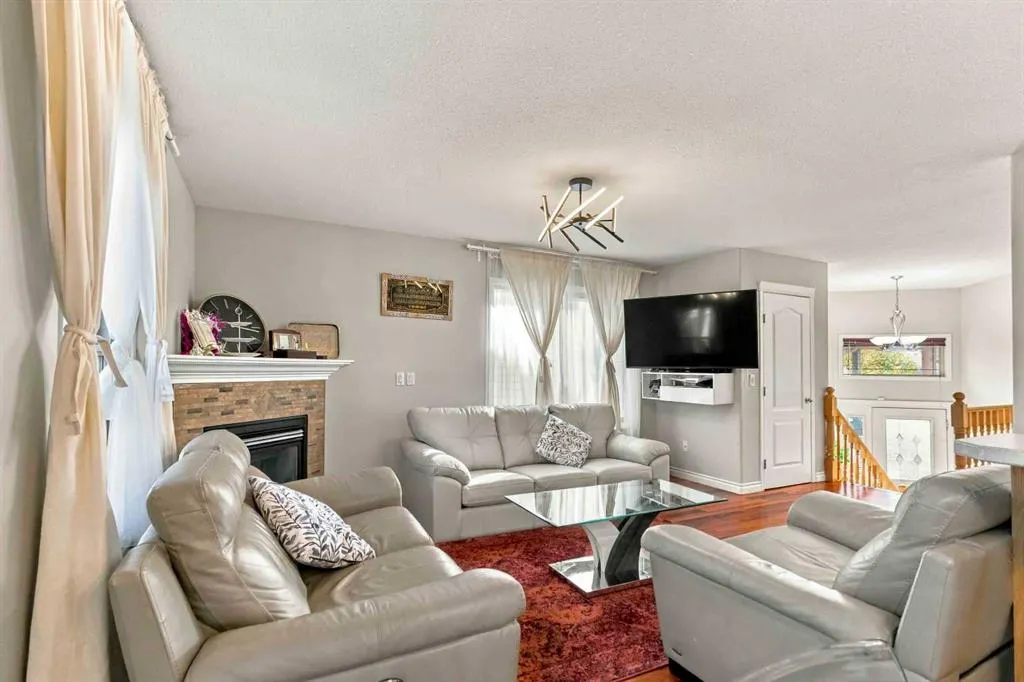 236 Paris Crescent