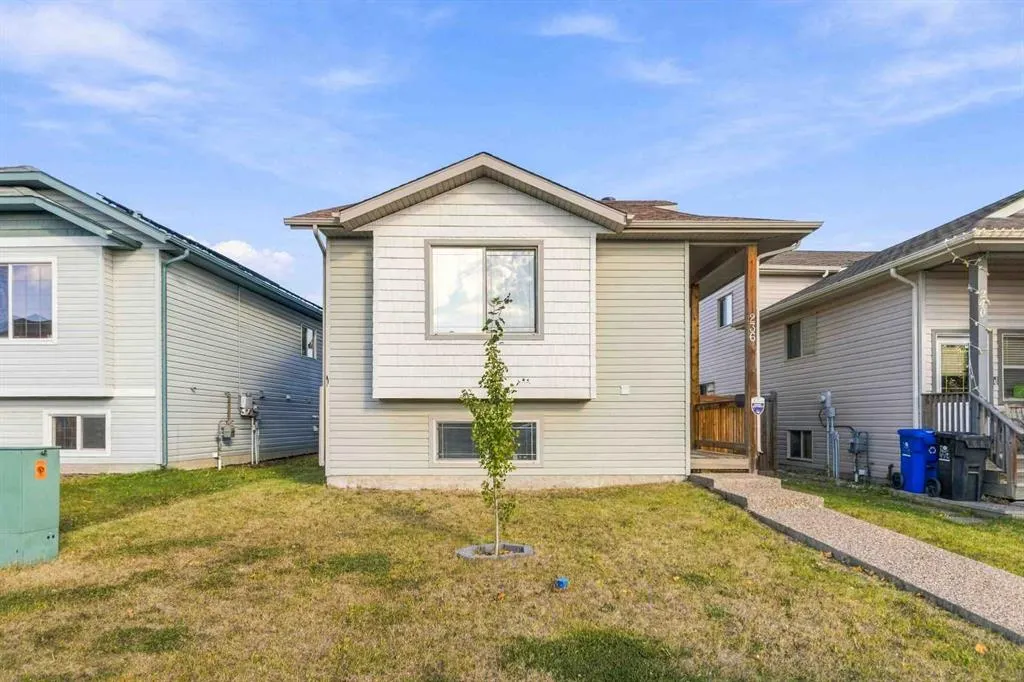 236 Paris Crescent
