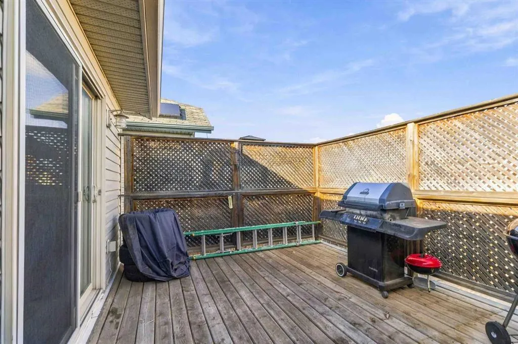 236 Paris Crescent