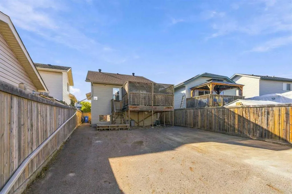 236 Paris Crescent