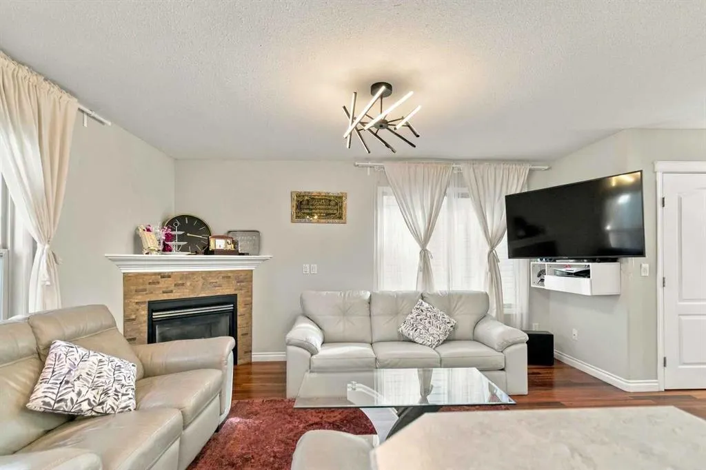 236 Paris Crescent