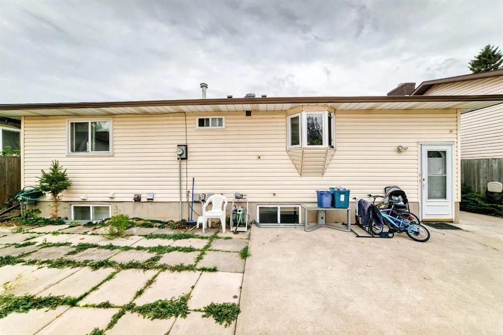 115 Whitehorn Road NE