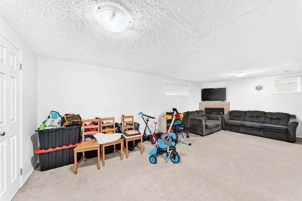 115 Whitehorn Road NE