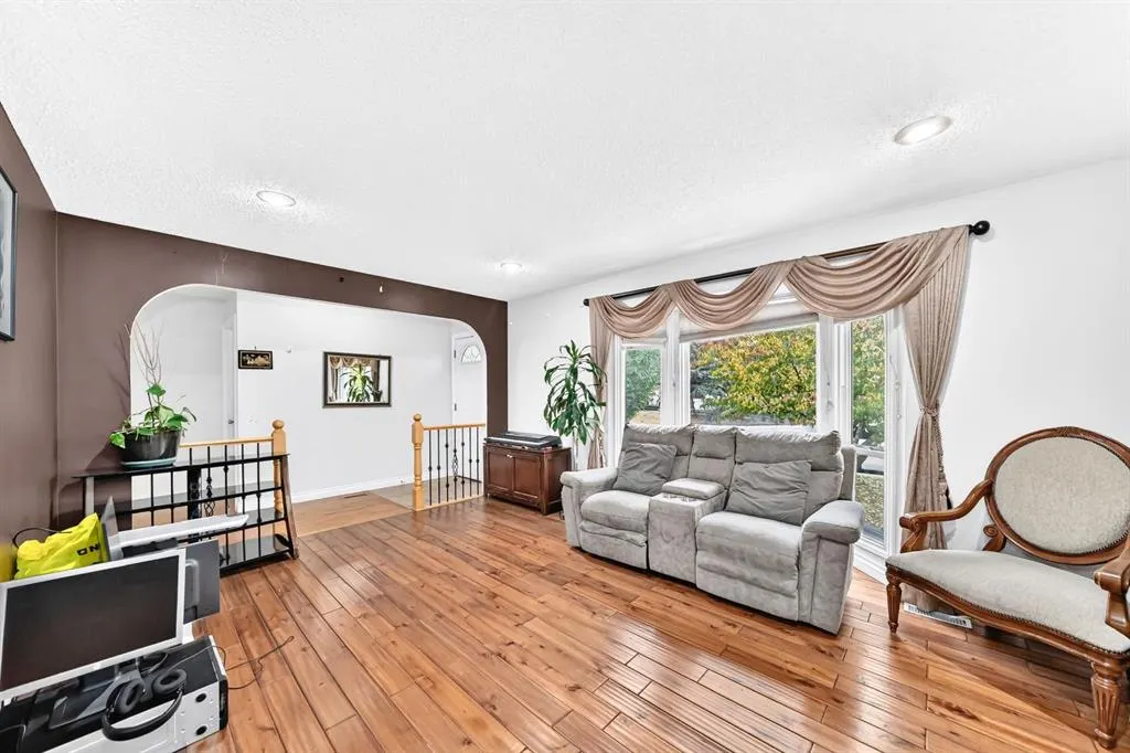 115 Whitehorn Road NE