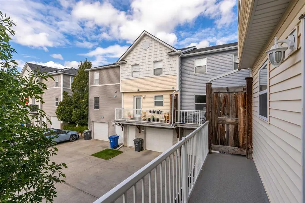 902 Prairie Sound Circle NW