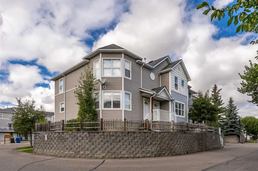 902 Prairie Sound Circle NW
