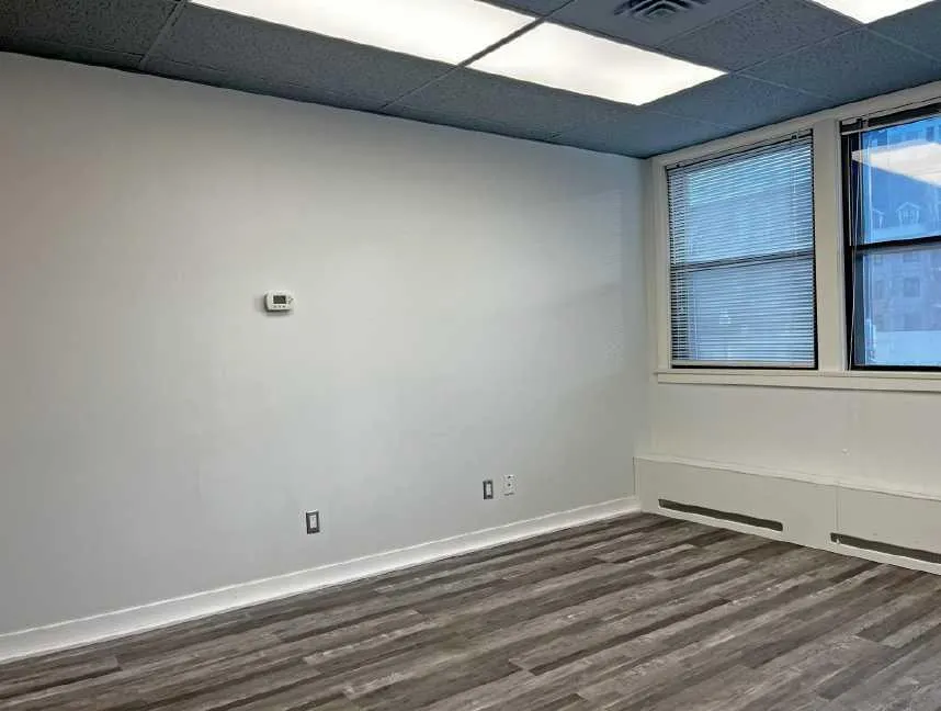 122 17 Avenue SE #100