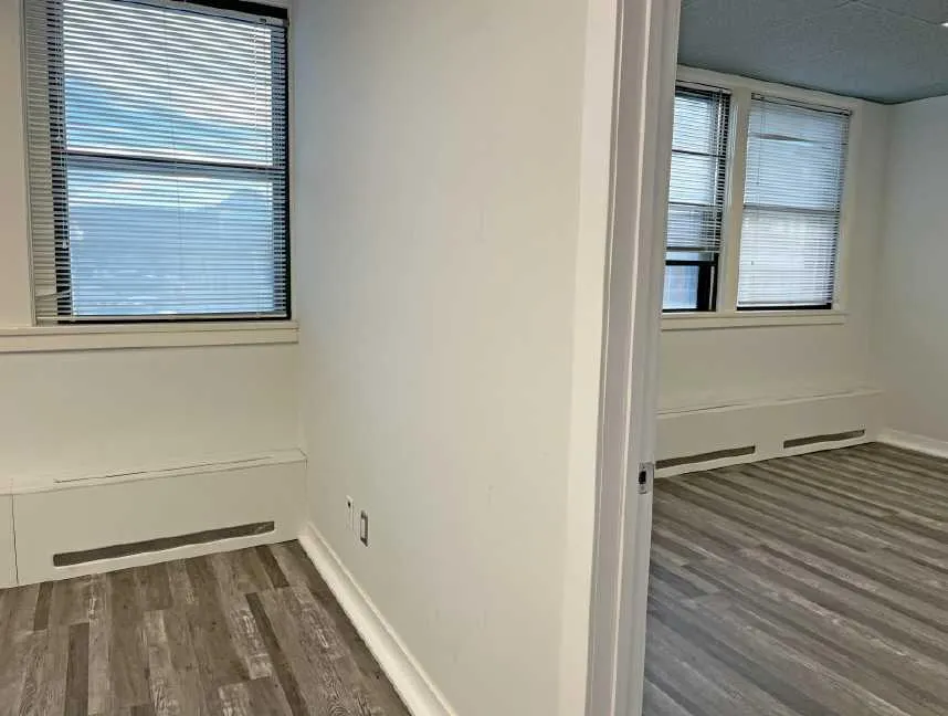 122 17 Avenue SE #100