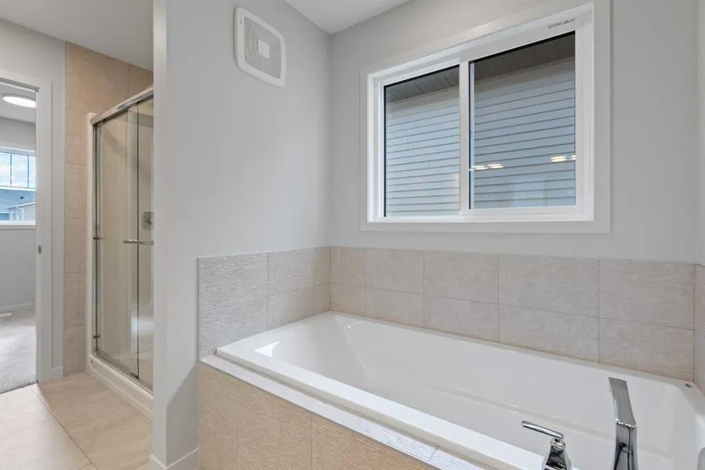 308 Montrose Crescent SE