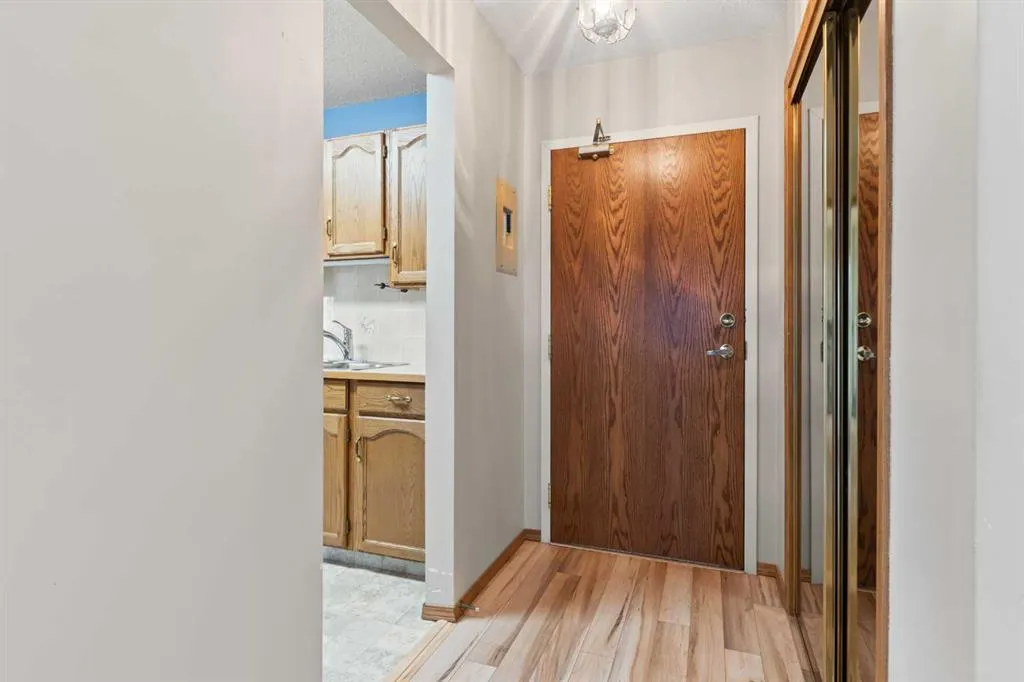 410 7 Street SW #202