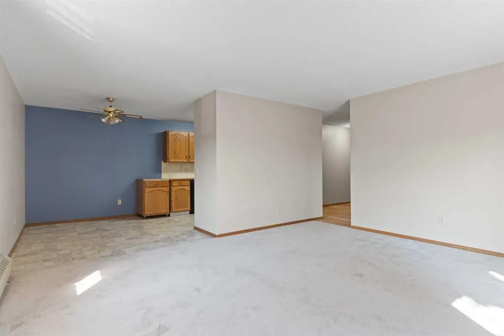 410 7 Street SW #202