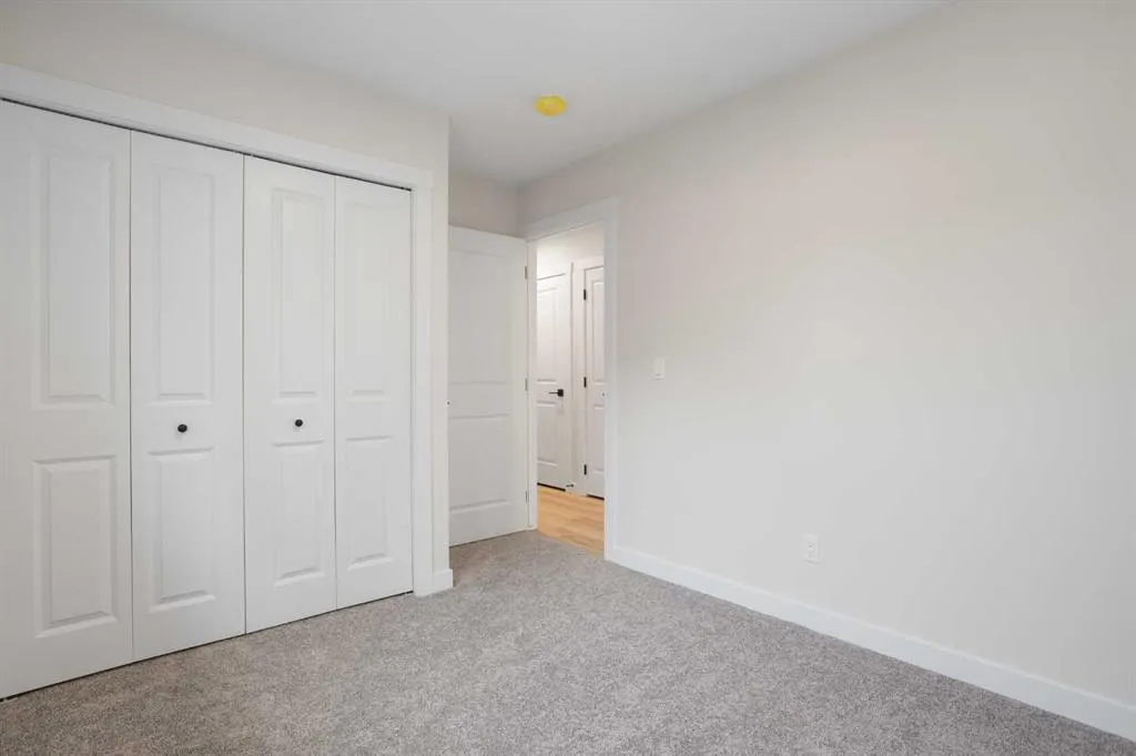 38 4 Avenue SE