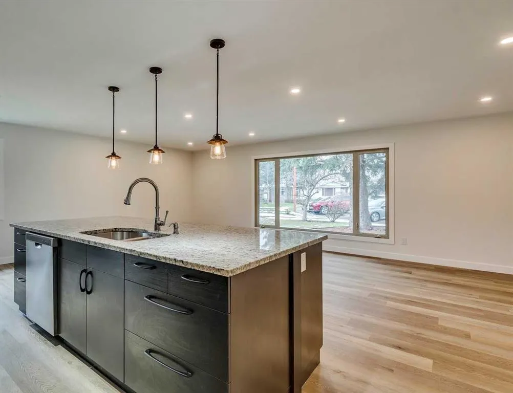 47 Midvalley Rise SE